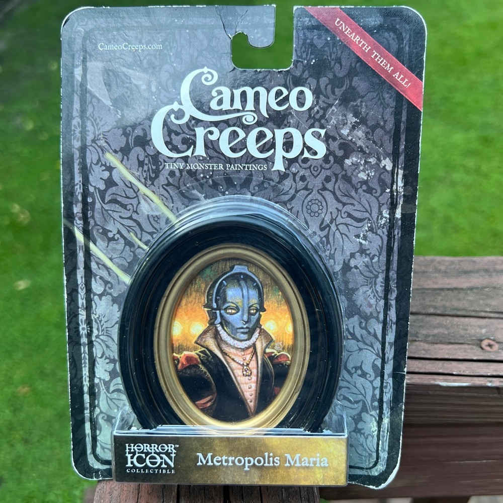 METROPOLIS MARIA CAMEO CREEPS Horror Icon Collectible Tiny Monster Painting|USA